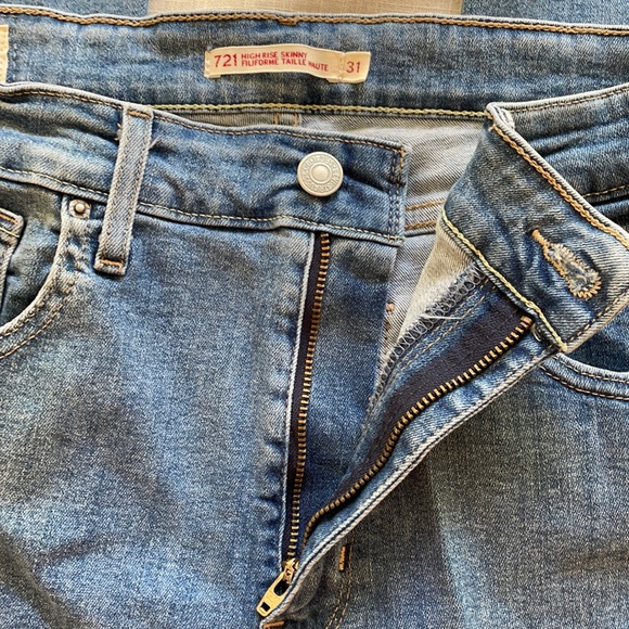 Levi’s 721 High Rise Skinny Jeans - Picture 3 of 7